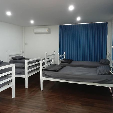 Happy Home Hostel Bangkok Eksteriør billede